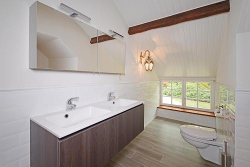 Koupelna v ubytování B&B Domein Rodin