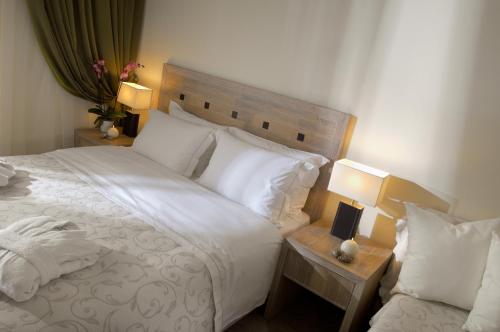 Portes Beach Hotelにあるベッド