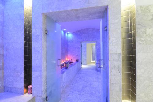 A bathroom at Vincci Saphir Palace & Spa