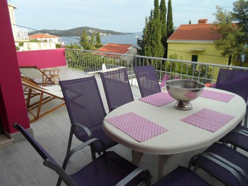 Balcony o terrace sa Resort due gatte Pinky Trogir
