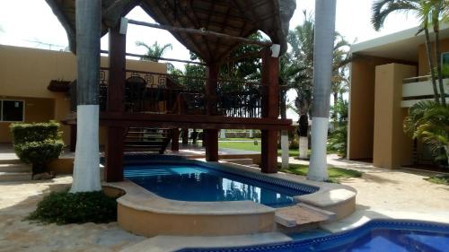 La alberca dentro o cerca de Tecnohotel Mérida Norte