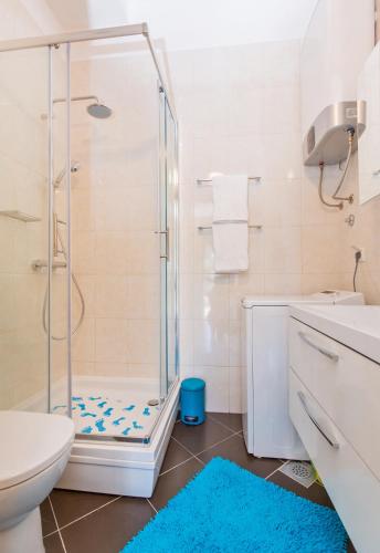 The Happy Apartment