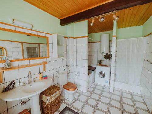 Ванная комната в Domek Iris