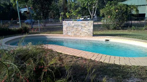 Bazén v ubytování Magnetic Island Bed and Breakfast nebo v jeho okolí