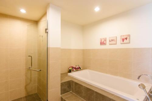 Koupelna v ubytování SeaRidge Hua Hin Resort & Poolvilla