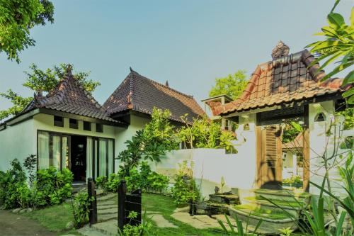 Κήπος έξω από το Ambary House Gili Trawangan- 2 BR Private Villa, Pool