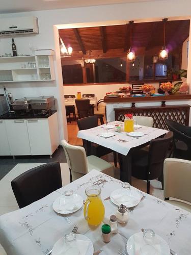 Restoran atau tempat lain untuk makan di Elizabeth House