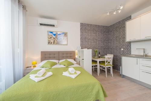 Ink Apartment