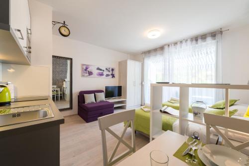 Ink Apartment