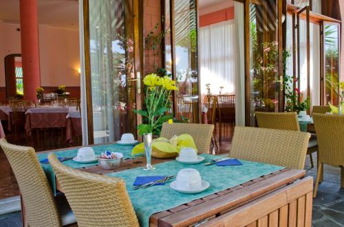 Hotel Esperiaにあるレストランまたは飲食店