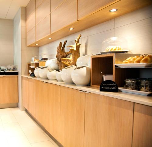 Η κουζίνα ή μικρή κουζίνα στο Novotel Wien City