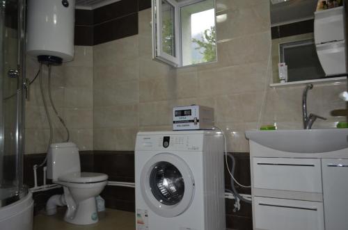 Koupelna v ubytování Guest House Gogia