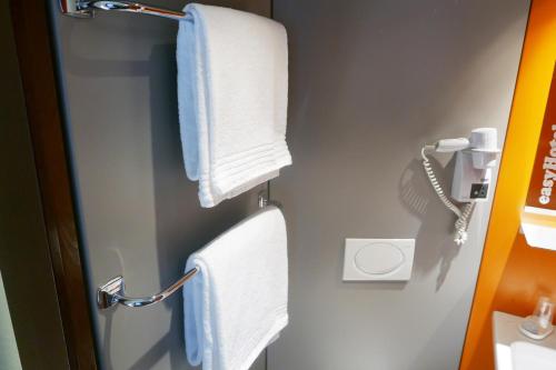 Un baño de easyHotel Zürich City Centre