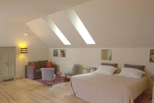 Clos Mirabel Manor - Holiday rental tesisinde bir odada yatak veya yataklar