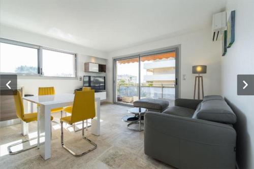 Modern Croisette & Palm Beach