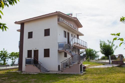 Zdjęcie z galerii obiektu Sea view appartment in Geoponika w miejscowości Nea Kallikratia