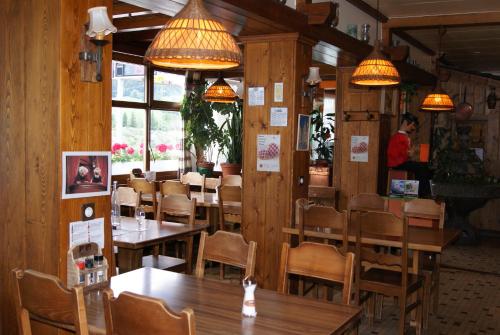 Gallery image of Hotel Restaurant du Crêt in Bourg-Saint-Pierre
