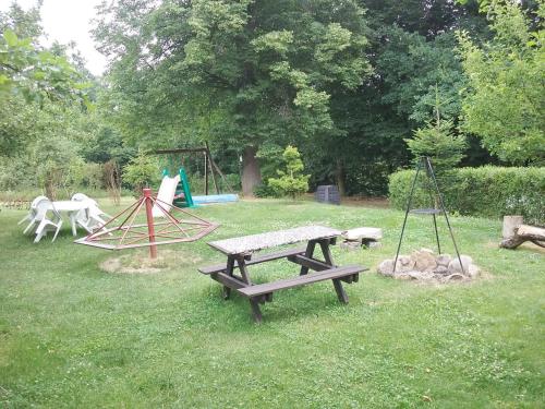 Un jardín fuera de Penzion Hugo