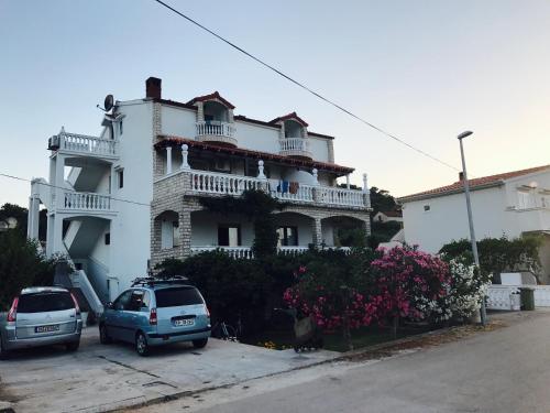 Gallery image of Apartmani Bruna in Tkon