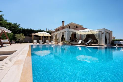 Gallery image of Villa Sanni La Stella by Luxlikehome in Sani Beach