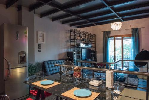 Posezení v ubytování Odysseos St. Loft