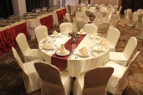 Restaurace v ubytování Savannah Resort Hotel