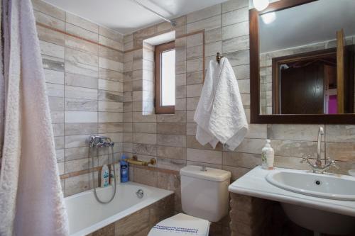 Ванна кімната в Aktaion Hotel