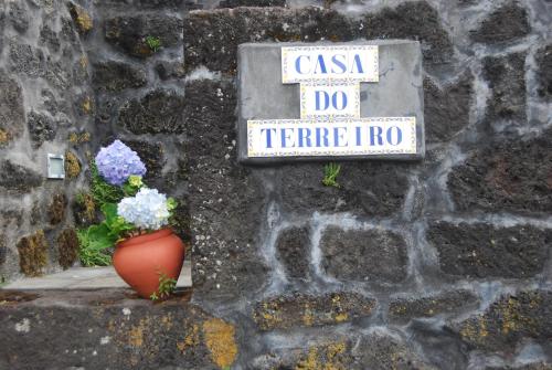 Certificato, attestato, insegna o altro documento esposto da Casa do Terreiro