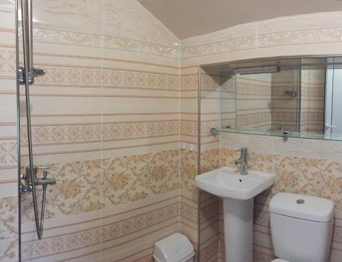 Vonios kambarys apgyvendinimo įstaigoje Guest House Angelkovi