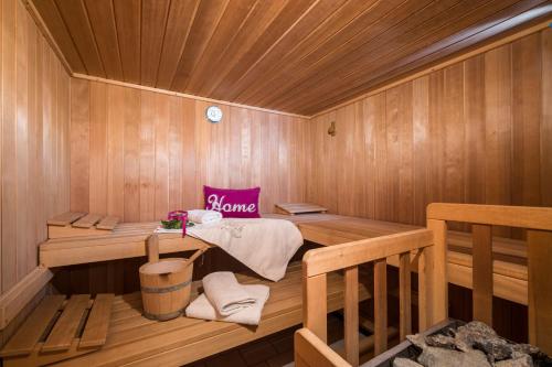Ein Bett oder Betten in einem Zimmer der Unterkunft Gästehaus Gisela