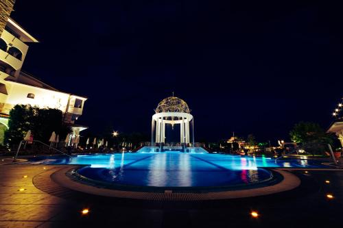 Helena Sands — Pool view