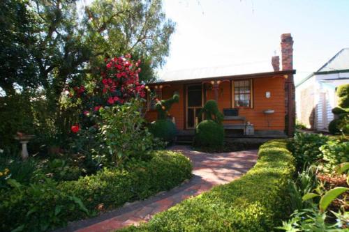 Imagen de la galería de Westbury Gingerbread Cottages, en Westbury