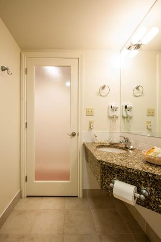Un baño de Dundee Arms Inn