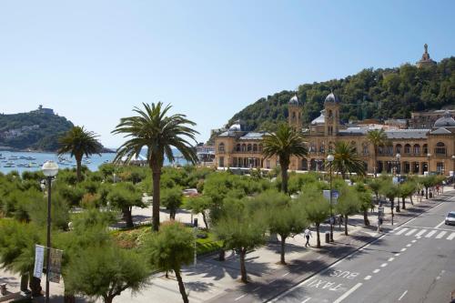 Playa de La Concha 10 by FeelFree Rentals