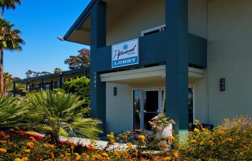 a building with a sign that reads desert at The Atwood Hotel San Diego - SeaWorld/Zoo in San Diego