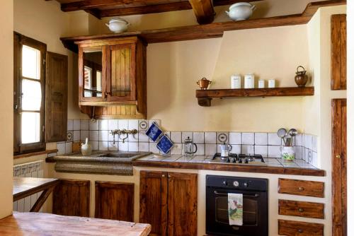 Virtuve vai virtuves zona naktsmītnē Agriturismo MONSOLE - Montalcino