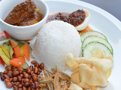 Φαγητό σε αυτό το θέρετρο ή κάπου εκεί κοντά