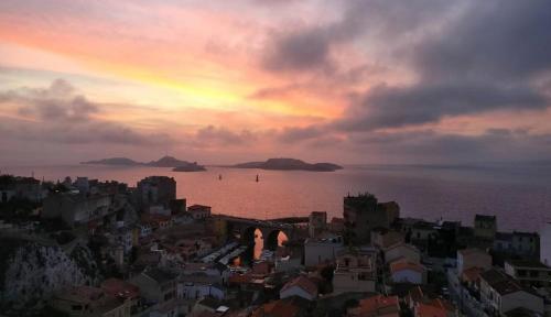Serenity Escape Marseille - SEA VIEW & SUNSET photo 12
