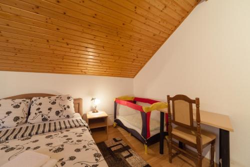 Katil atau katil-katil dalam bilik di Apartment Luketić