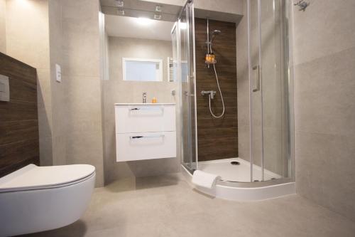 Et badeværelse på Lenzo Apartments