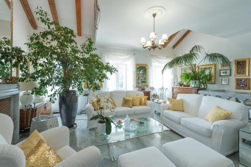 Luxury Old Town Apartment with breathtaking sea view