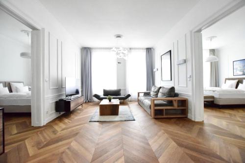 ブダペストにあるLuxury Apartment by Hi5 - Szervita Suiteのギャラリーの写真