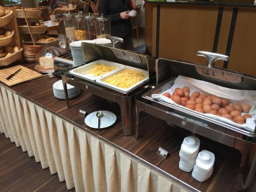 ホテルの敷地内または近くでの食事または食べ物