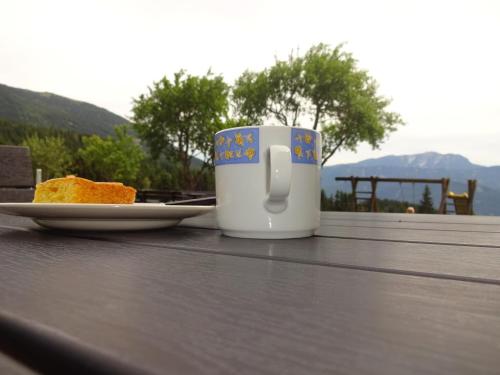 Fotografie z fotogalerie ubytování idyllischer Landhof Nähe Millstättersee Ferienwohnung mit Balkon v destinaci Fresach