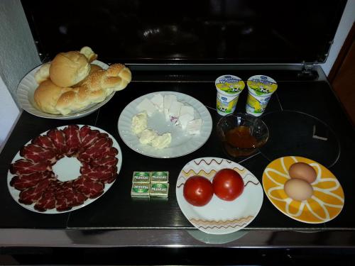Comida en el departamento o alrededores