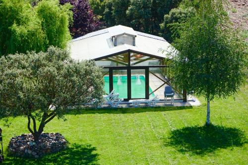 Bazén v ubytování Hotel Rural La Peregrina nebo v jeho okolí