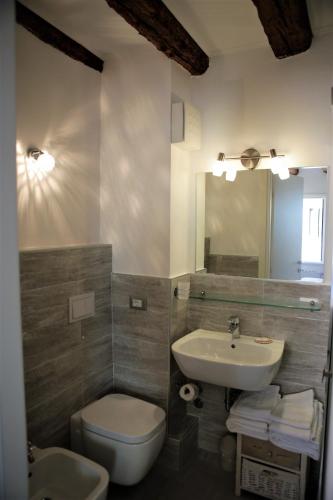 Ένα μπάνιο στο Ca' Zuliani Rooms