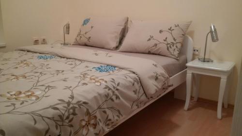 Llit o llits en una habitació de Apartment Katarina