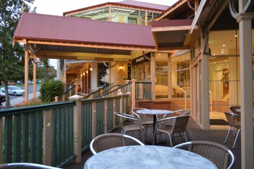 Un balcón o terraza de Loxton Community Hotel Motel