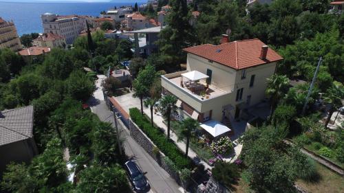 Apartments Galatea with free garage parking
